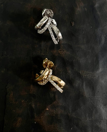 Zvart Earrings